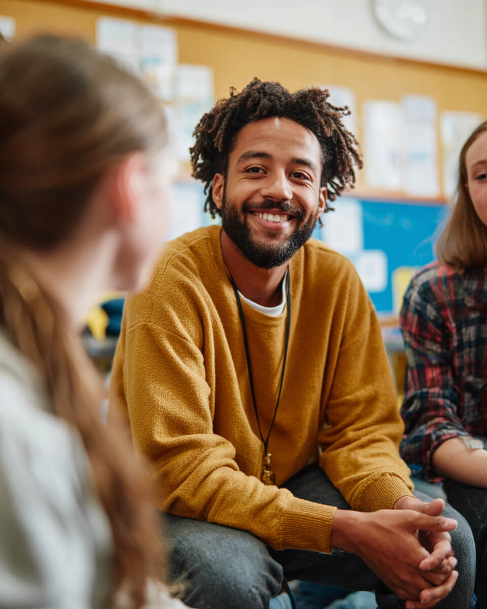 Mentor supporting youth